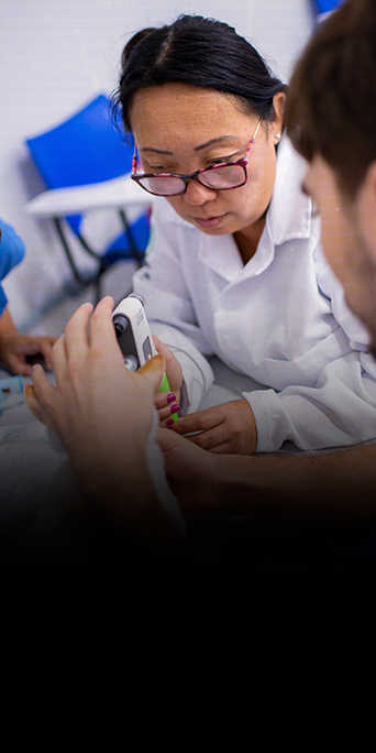 Aprenda-a-realizar-o-exame-de-fundoscopia4